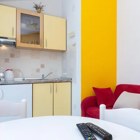 Appartement By The Sea Posedarje, Novigrad - 6190 *