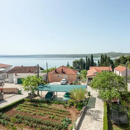 Appartement By The Sea Posedarje, Novigrad - 6190 *