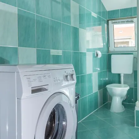 Apartman By The Sea Posedarje, Novigrad - 6190 *